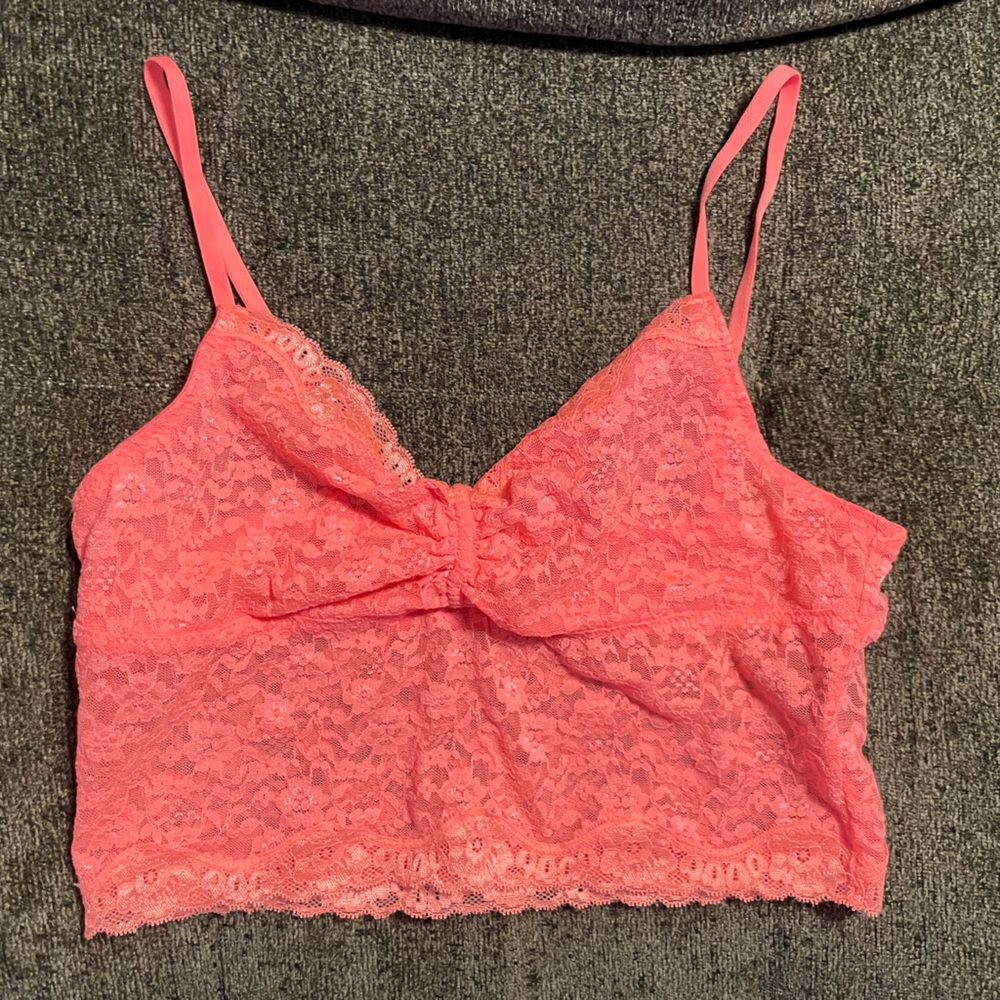 NWOT Victoria’s Secret Lace Bralette/Crop Medium